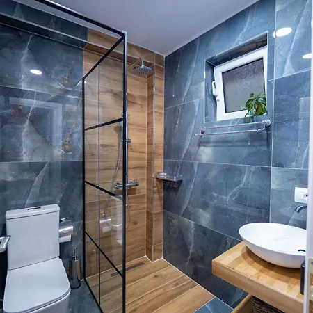 Crown Hf Apartment *