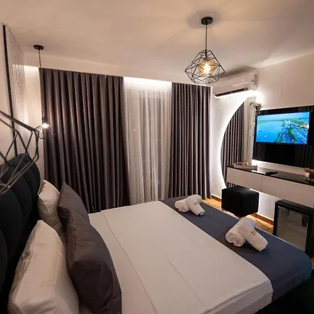 Crown Hf Apartment *