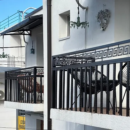 Crown Hf Apartment Ksamil